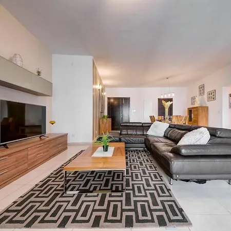 Daire Modern And Spacious 3 Bedroom In St Julian's *