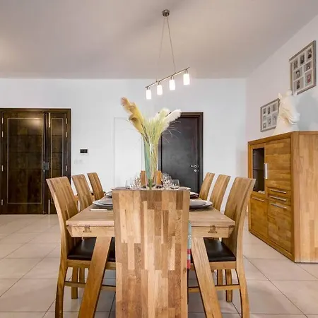 Modern In Luxury Complex St Julians Lejlighed Saint Julian's