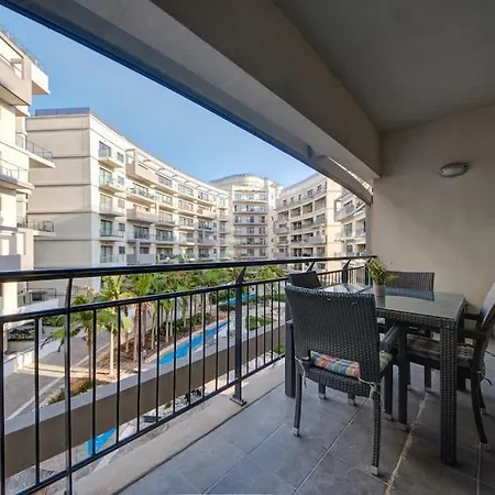 Modern In Luxury Complex St Julians San Ġiljan