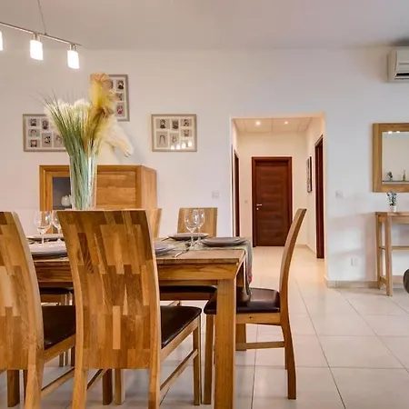 Modern In Luxury Complex St Julians Lejlighed *