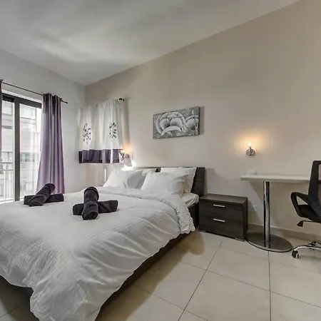 Modern And Spacious 3 Bedroom In St Julian's