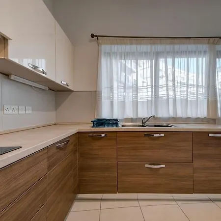 Modern In Luxury Complex St Julians Lejlighed