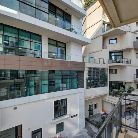 Modern In Luxury Complex St Julians Lejlighed Saint Julian's