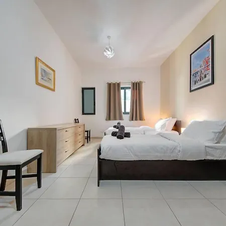 Modern And Spacious 3 Bedroom In St Julian's *