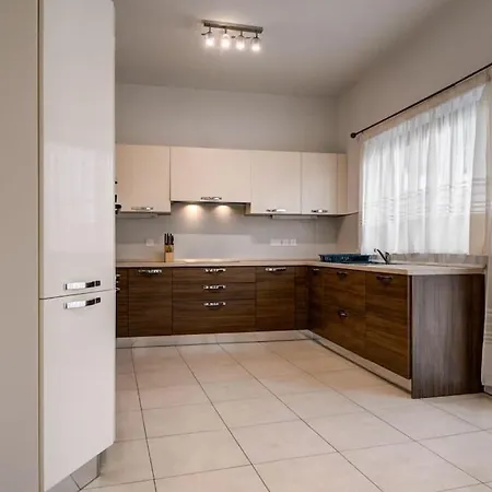 Modern In Luxury Complex St Julians Apartment