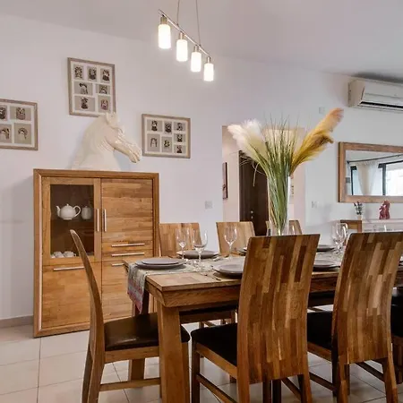 Modern And Spacious 3 Bedroom In St Julian's * Saint Julian's